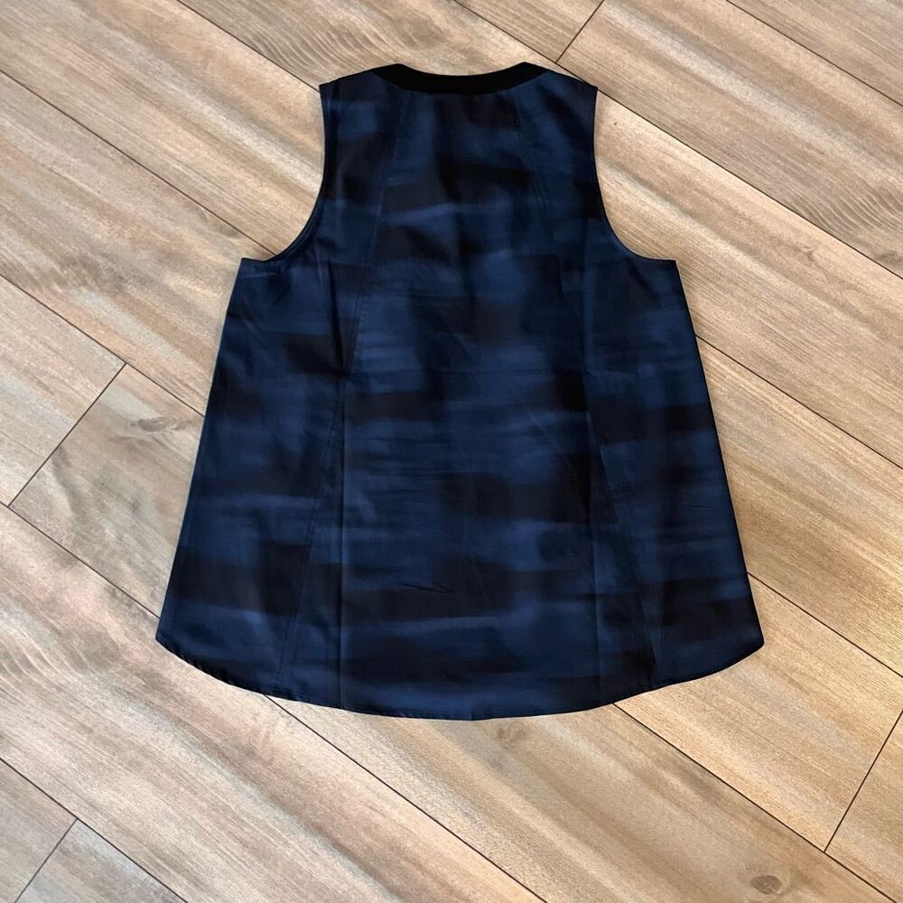 Athleta Blue Pattern Athletic Workout Tank Too Women Medium - Picture 4 of 4